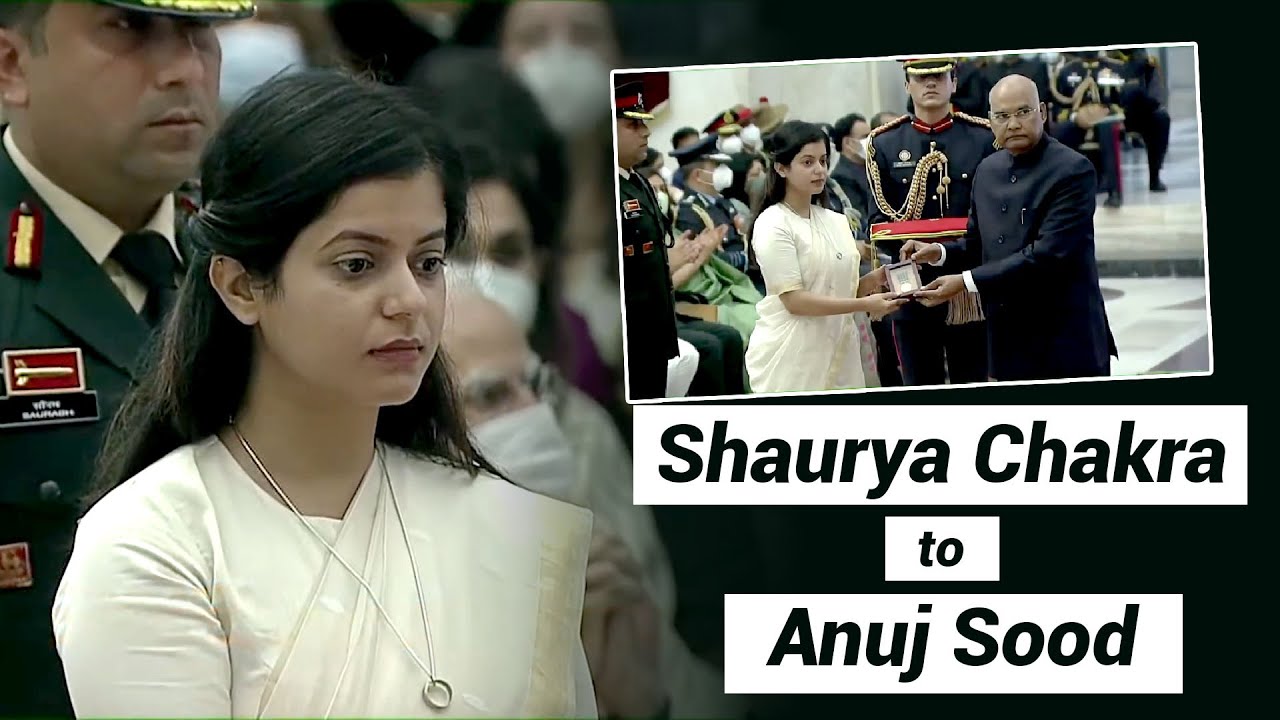 President Kovind presents Shaurya Chakra to Major Anuj Sood, 21st Battalion, Rashtriya Rifles