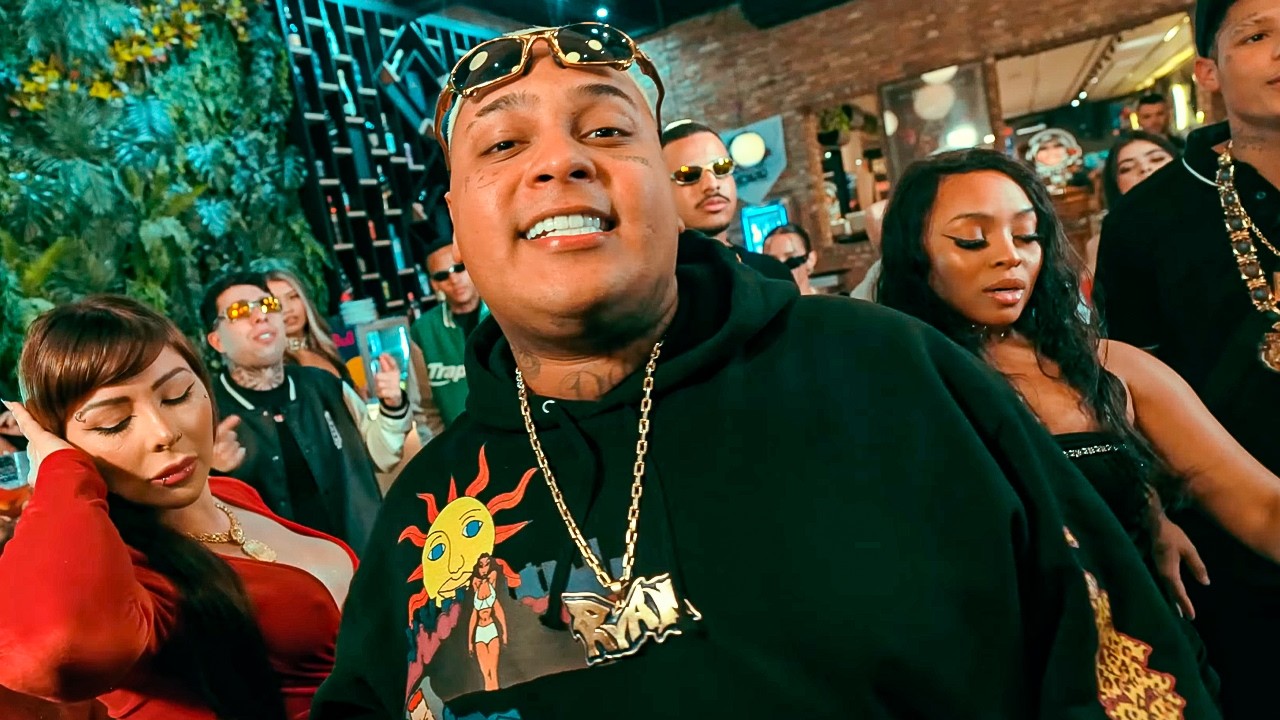 DEDO DO MEIO PRA RELAÇÃO - MC Ryan SP, MC Jacaré, Traplaudo e MC Kitinho (Web Clipe)