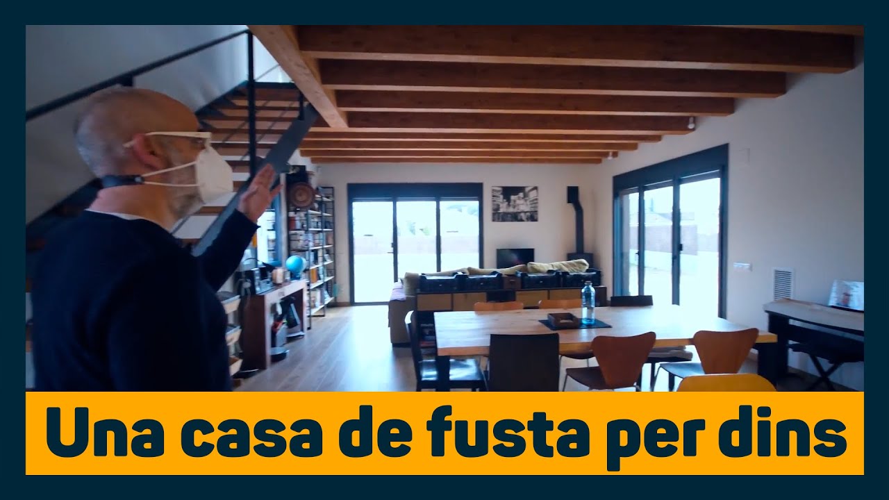 Visitem la casa de fusta d'en Miquel i la Maribel