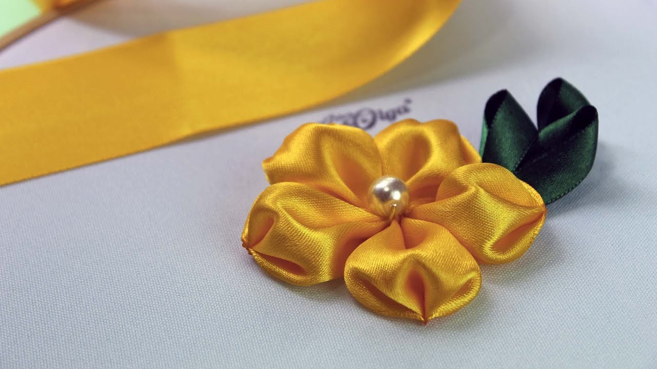 ¡Muy fácil de realizar! Flor con cintas