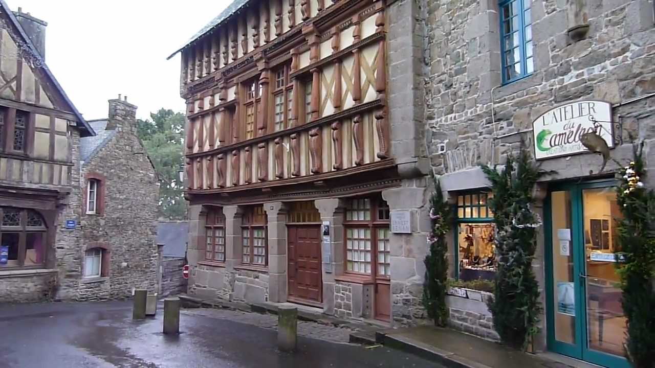 MAISON NATALE D'ERNEST RENAN A TREGUIER DANS LES COTES D'ARMOR (Bretagne)