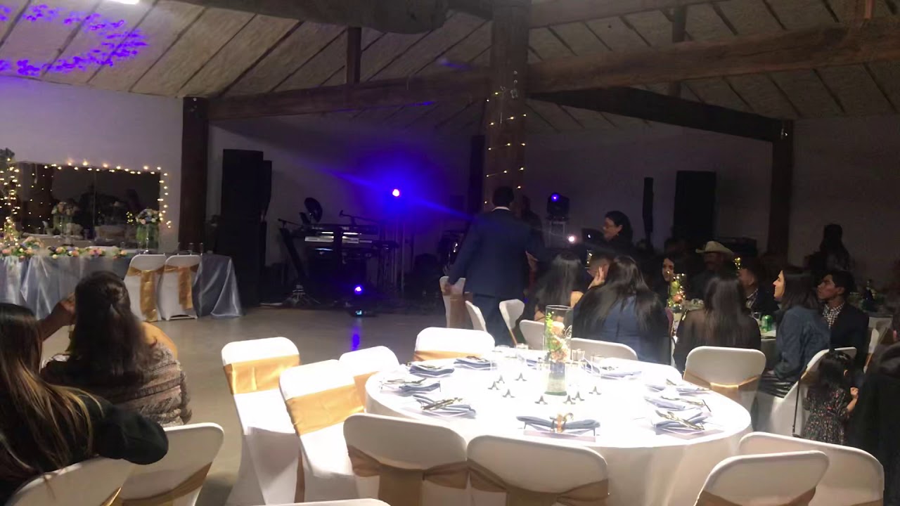 Baile del novio 🤵 con su mamá