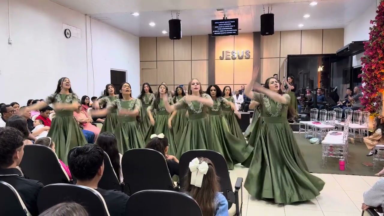 COREOGRAFIA COMUM E IMPERFEITO - CANÇÃO & LOUVOR e ANNA CLARA ROCHA