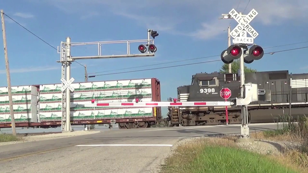 Railroad Crossings of the NS Sandusky District Volume 1