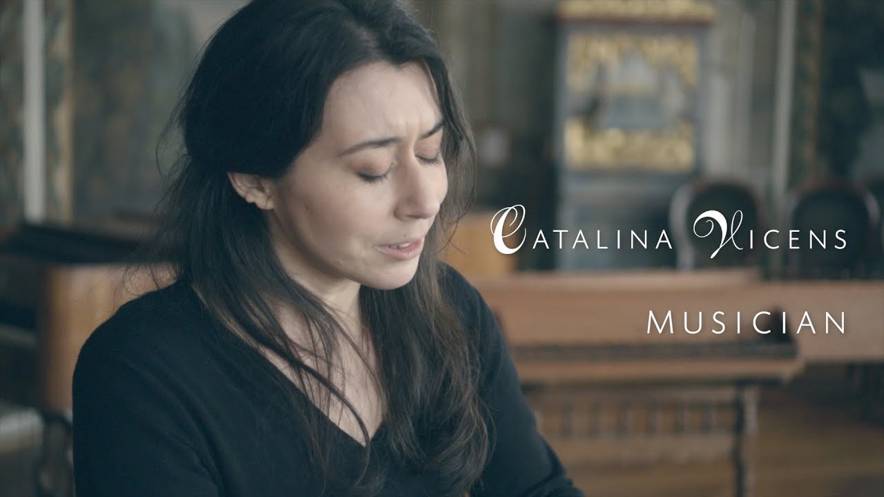 Catalina Vicens - Portrait of an historical keyboard instruments performer