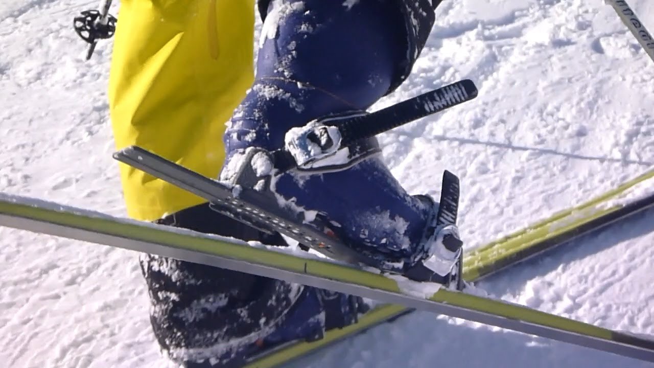 NTN直後の長靴テレマーク（危険！） X-Trace PIVOT binding on hard packed snow