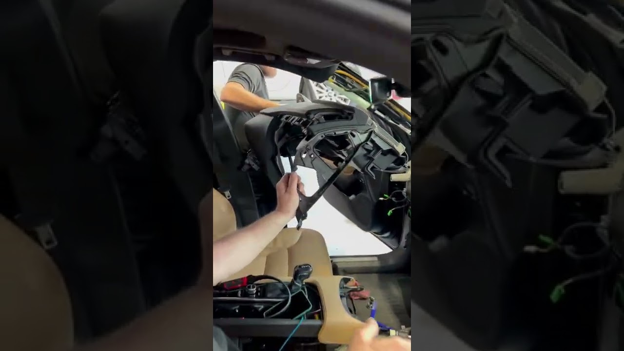 Volvo XC/90 Dashboard Removal for Evaporator Service. Refrigerant Leak.