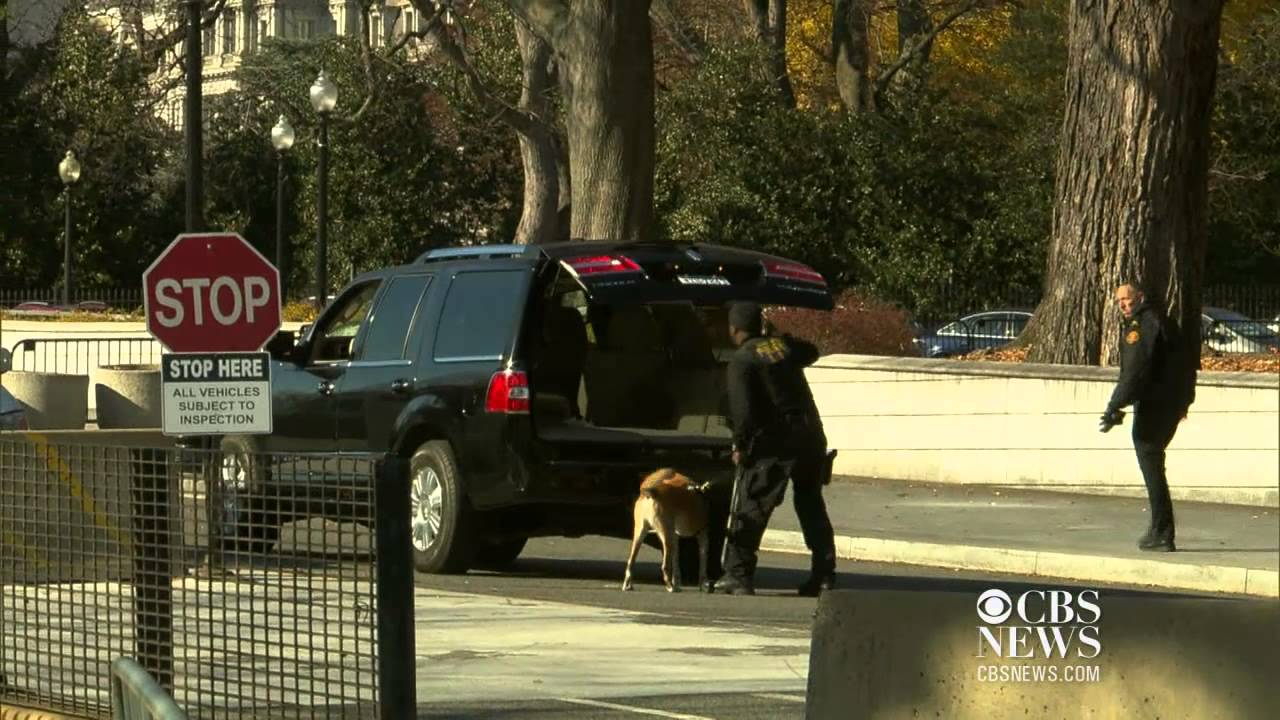 Romney arrives at White House for lunch with Obama