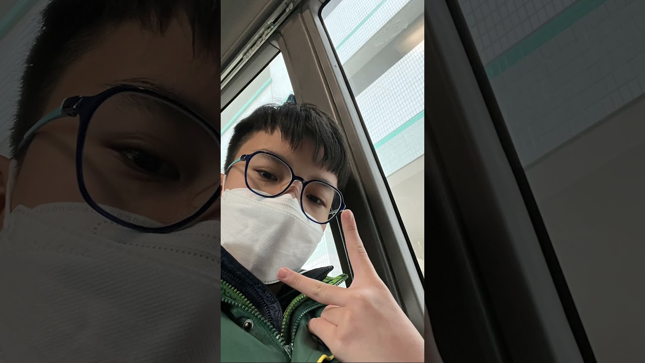 Hong Kong is too cold now，香港現時非常寒冷，請注意保暖￼，Please keep warm.bye bye (subscribe,訂閱）￼