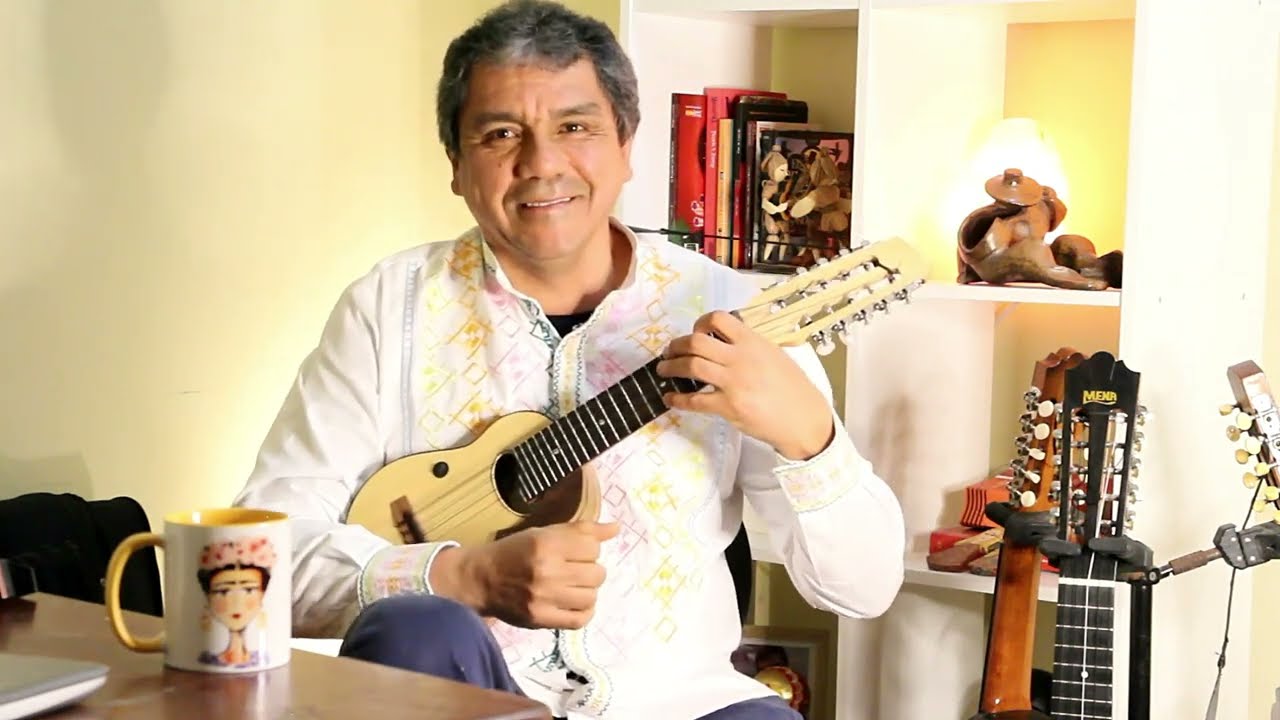 Ricardo Garcia Charanguista Peruano  - Interpretando  Carnavales Huamanguinos