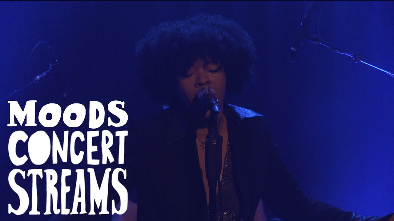 Live at Moods: Nikki Hill