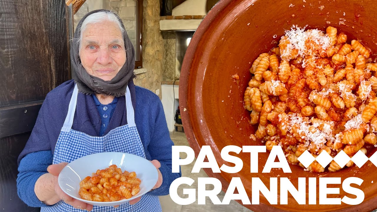 86yr old Maria makes easy 'malloreddus' pasta with tomato sauce! | Pasta Grannies