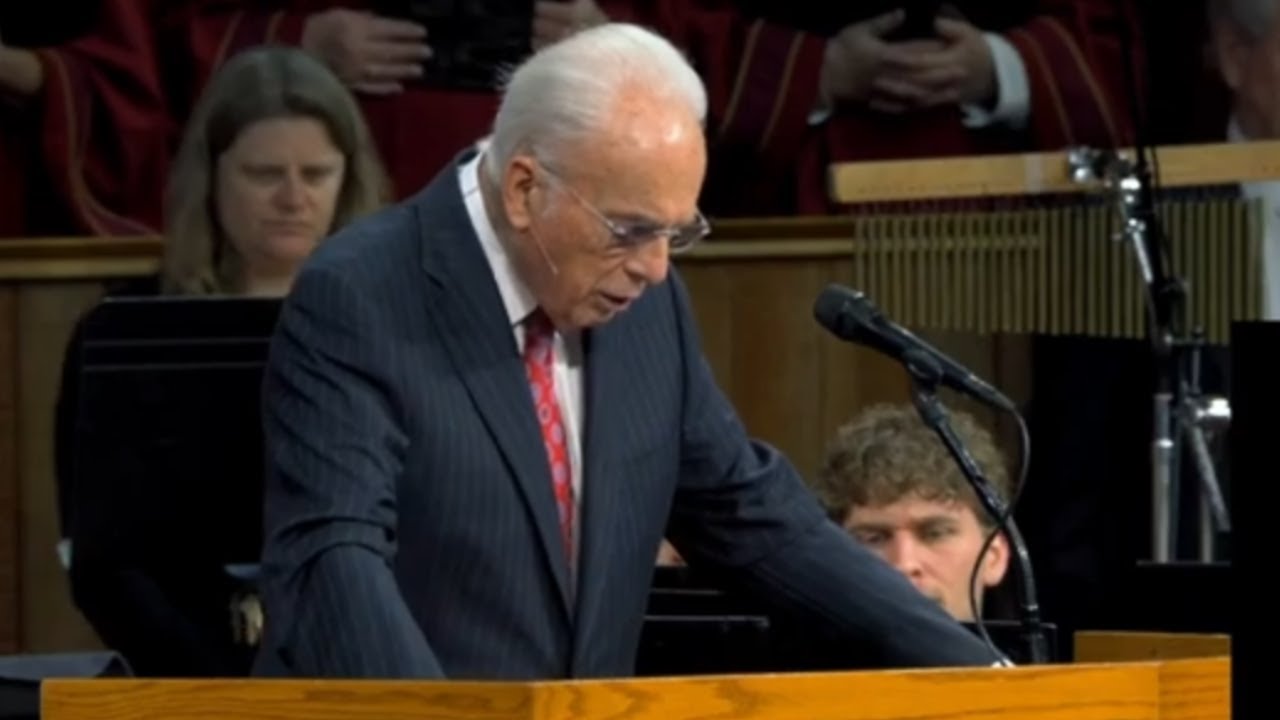 Pastor John MacArthur Reading Colossians 3:1-17 From The Legacy Standard Bible Ending In Prayer
