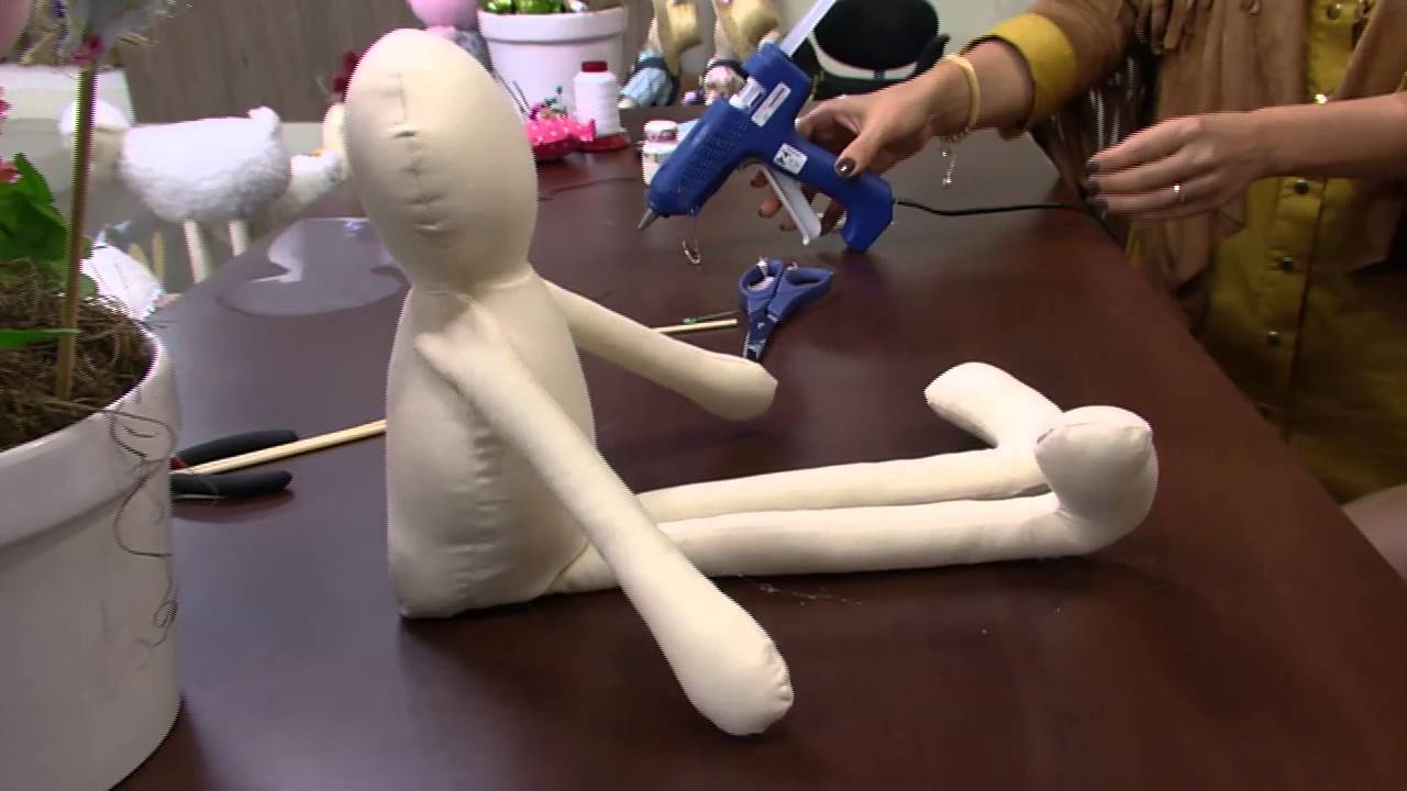 Mulher.com - 15/03/2016 - Boneco de pano, coelho caipira - Monica Lixandrão PT1