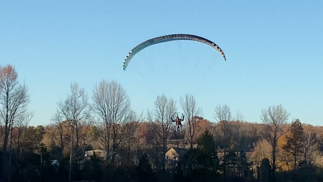 Power on landing technique helps you land soft flying a #Paramotor ￼