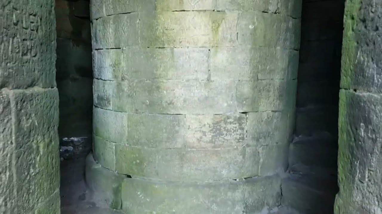 STOODLEY PIKE MONUMENT 4