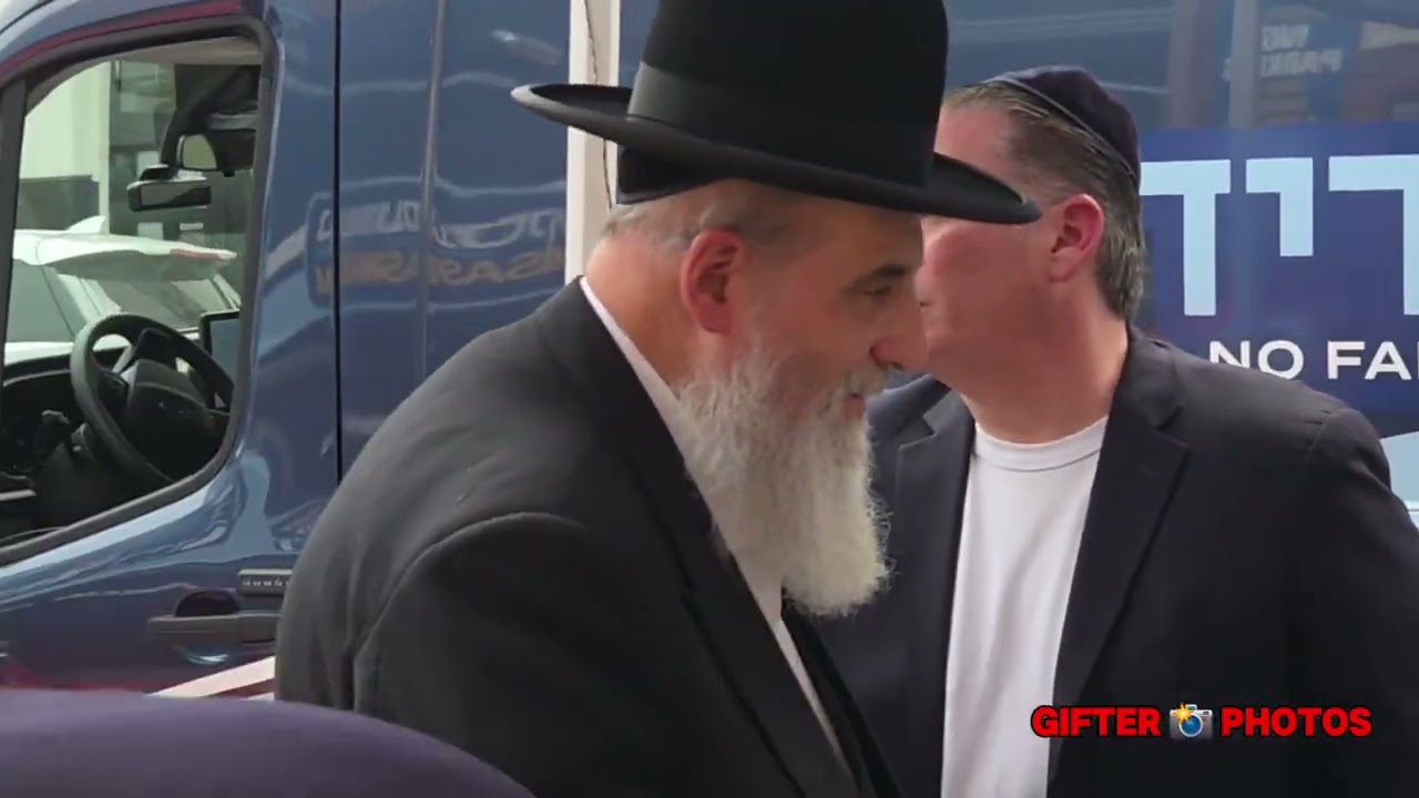 New bus dedicated to Flatbush Misaskim division