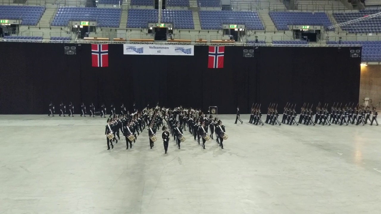 HMKG 2017 - Gardemarsj (innmarsj) - 2017-04-08 Lillehammerreveljen, Håkons hall
