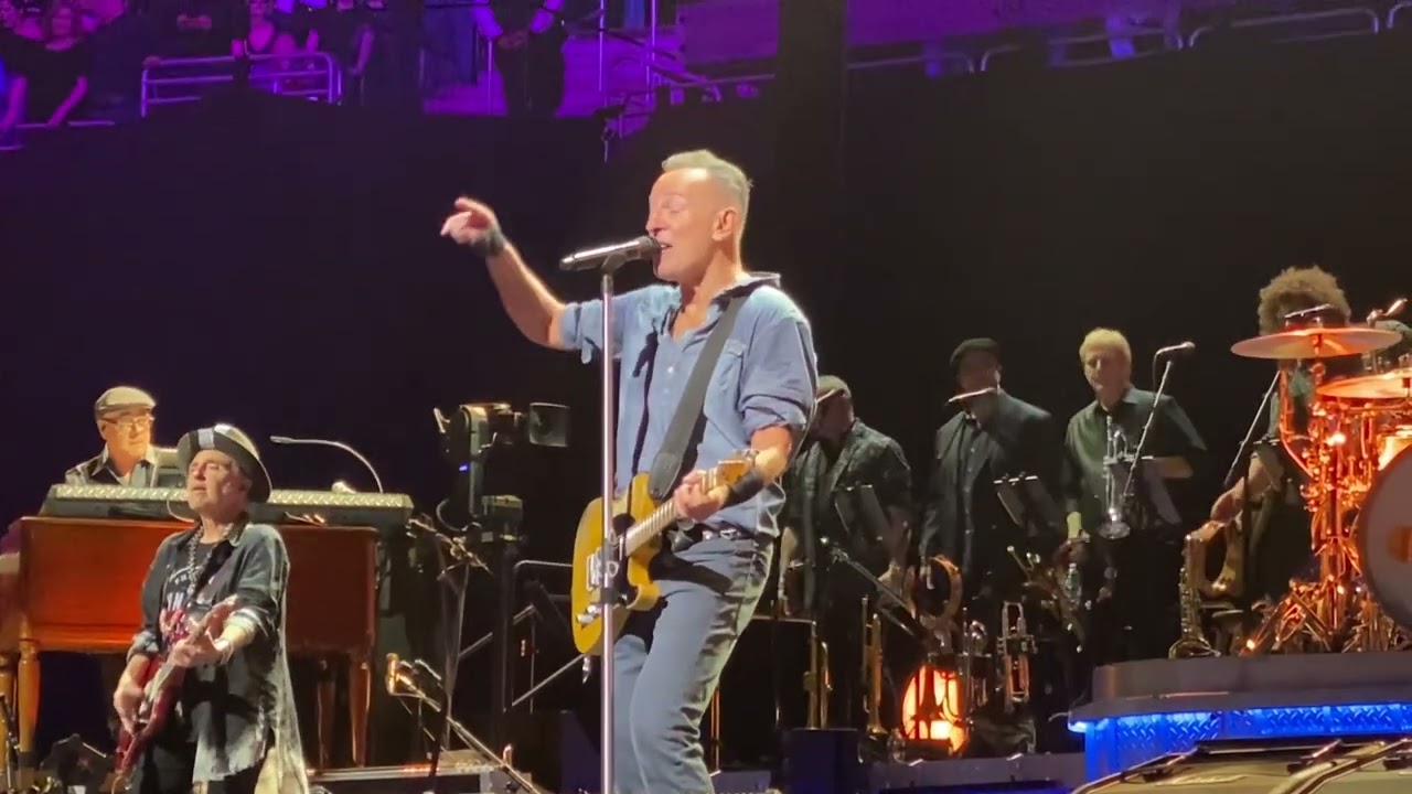 Bruce a Springsteen and the E Street Band -Bobby Jean