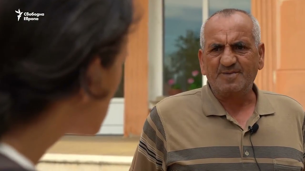 В,който е ножа той реже хляба .. България село Вълнари ...