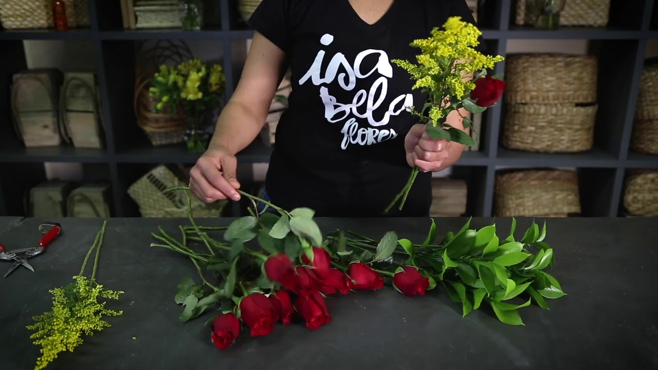 Buquê de 12 Rosas Vermelhas