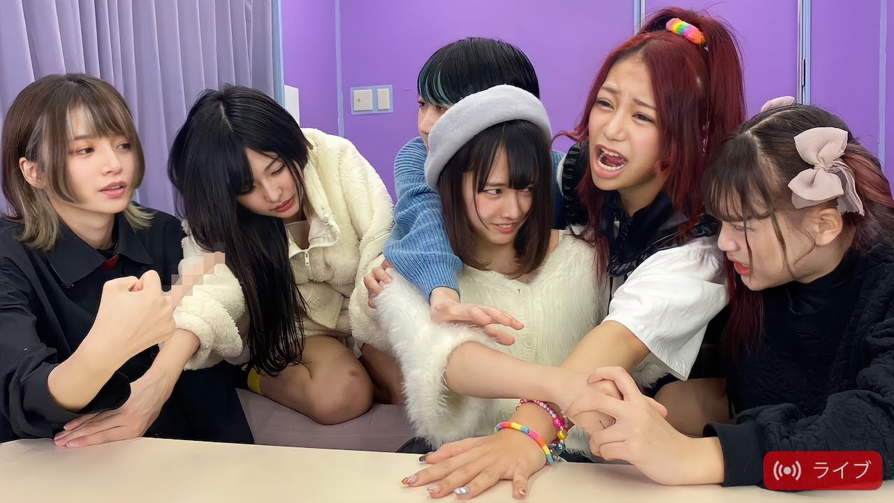生配信中にメンバーの秘密を暴露しちゃうドッキリww