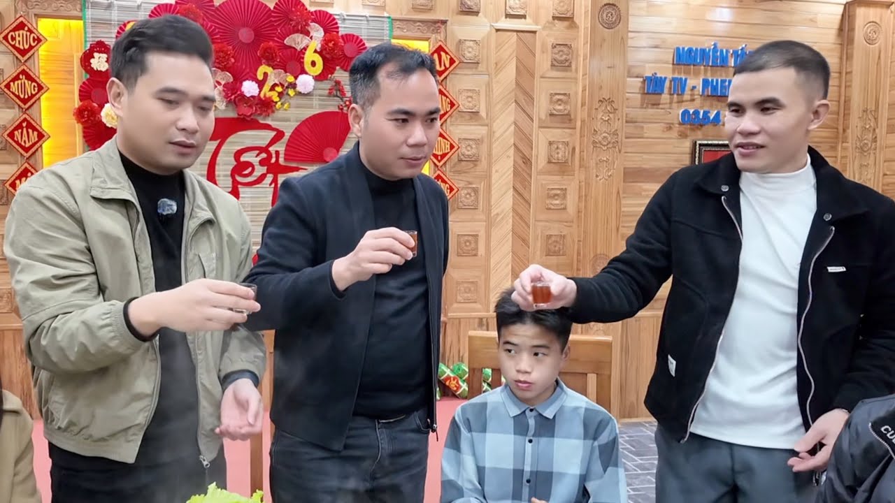 Đại Tiệc Tất Niên Tại Hạ Thành Quán Hội Tụ Nhiều Ae YouTube Tay Tv Pheng Pheng Vlog Nguyễn Tất Thắng