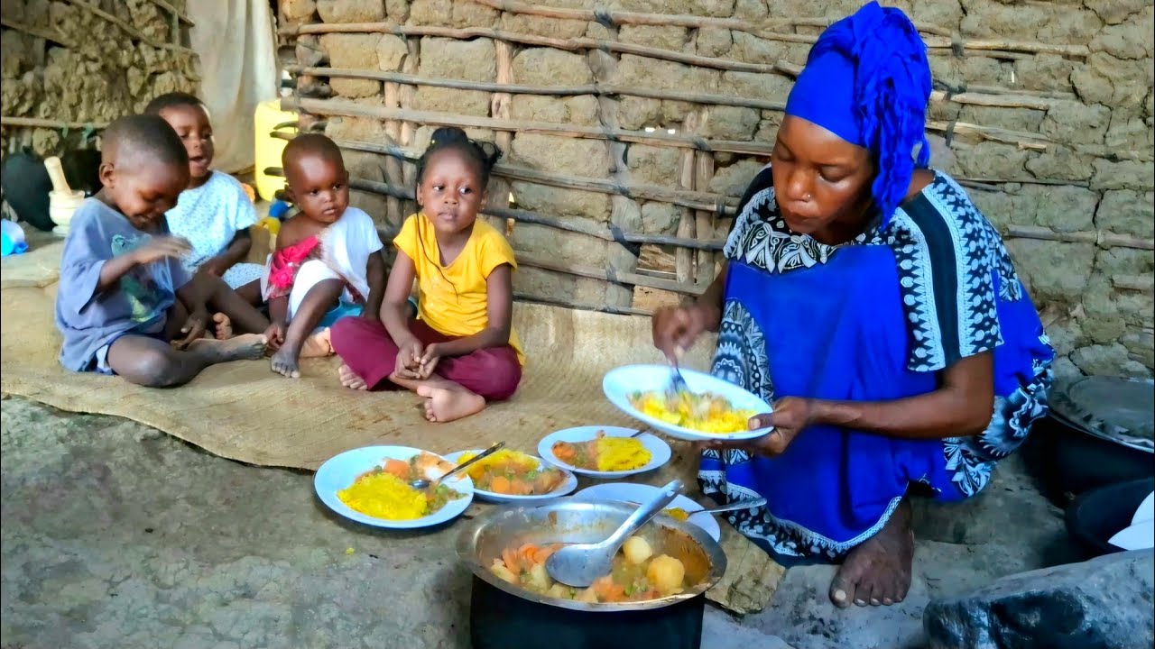African Village Life#Cooking Delicious Village Food Tumeric Rice With Potato Curry For Breakfast.