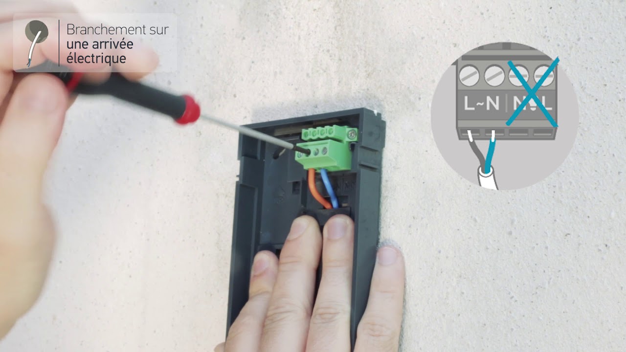 Installer la caméra connectée extérieure SOMFY protect