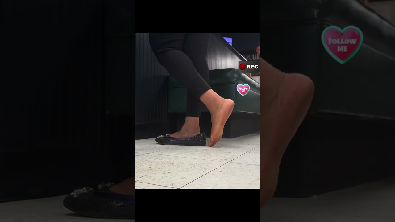 Ordering to go shoeplay and dipping | standing shoeplay,heel popping, slightly dirty heels