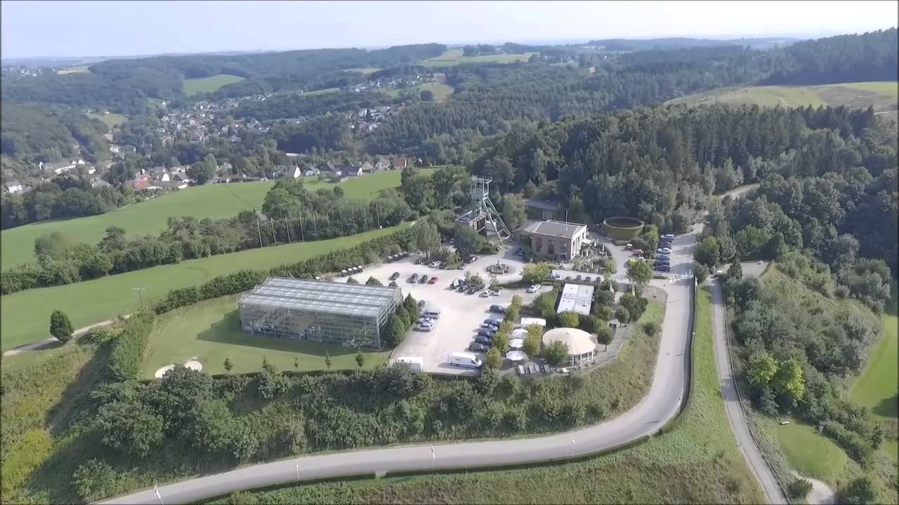 Drohnenflug über den Golfclub Am Lüderich in Overath