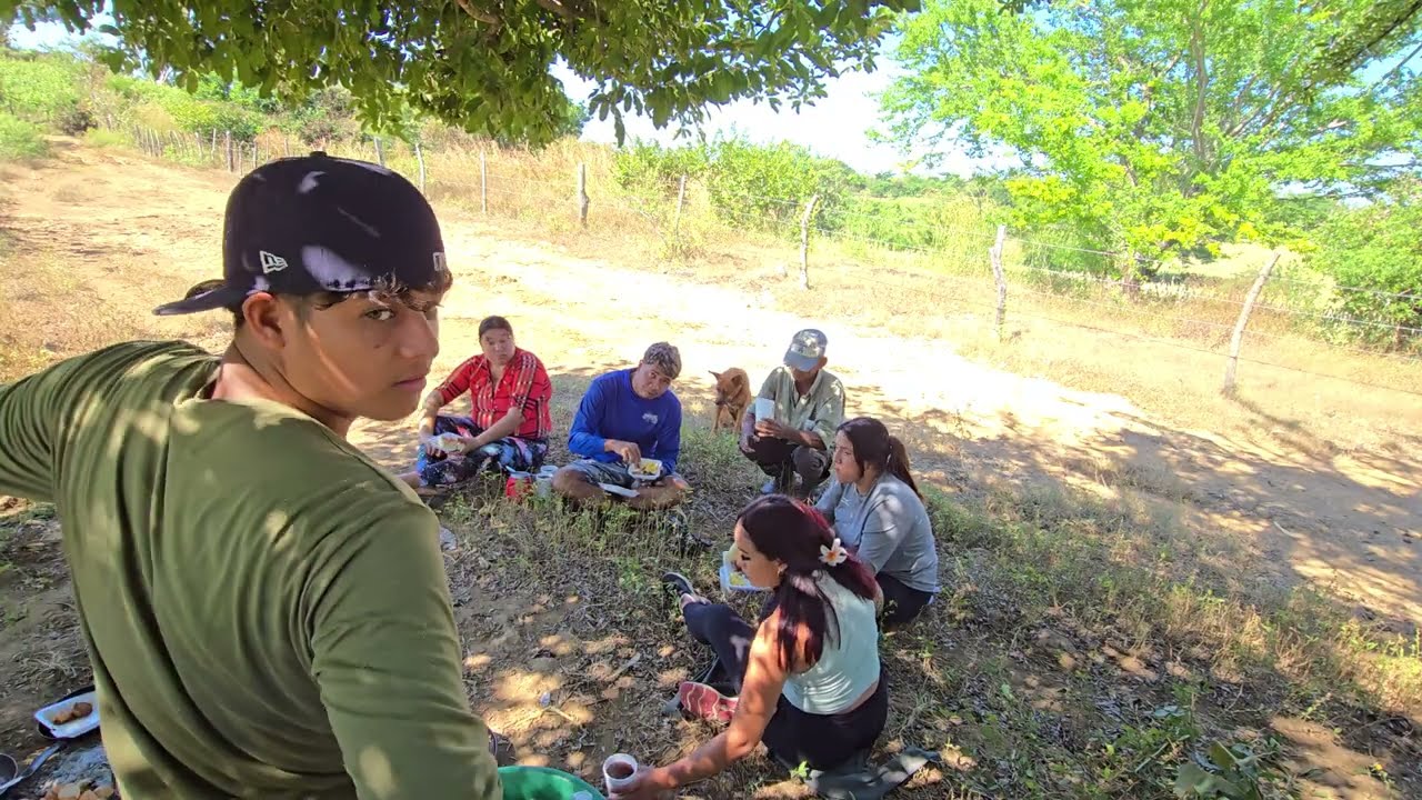Cámara Escondida🤗 Seguimos Desayunando y Platicando al Aire Libre👌