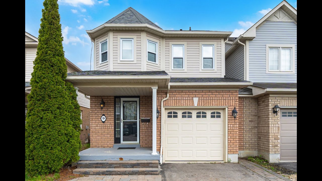9 Catkins Crescent, Whitby Home - Real Estate Properties