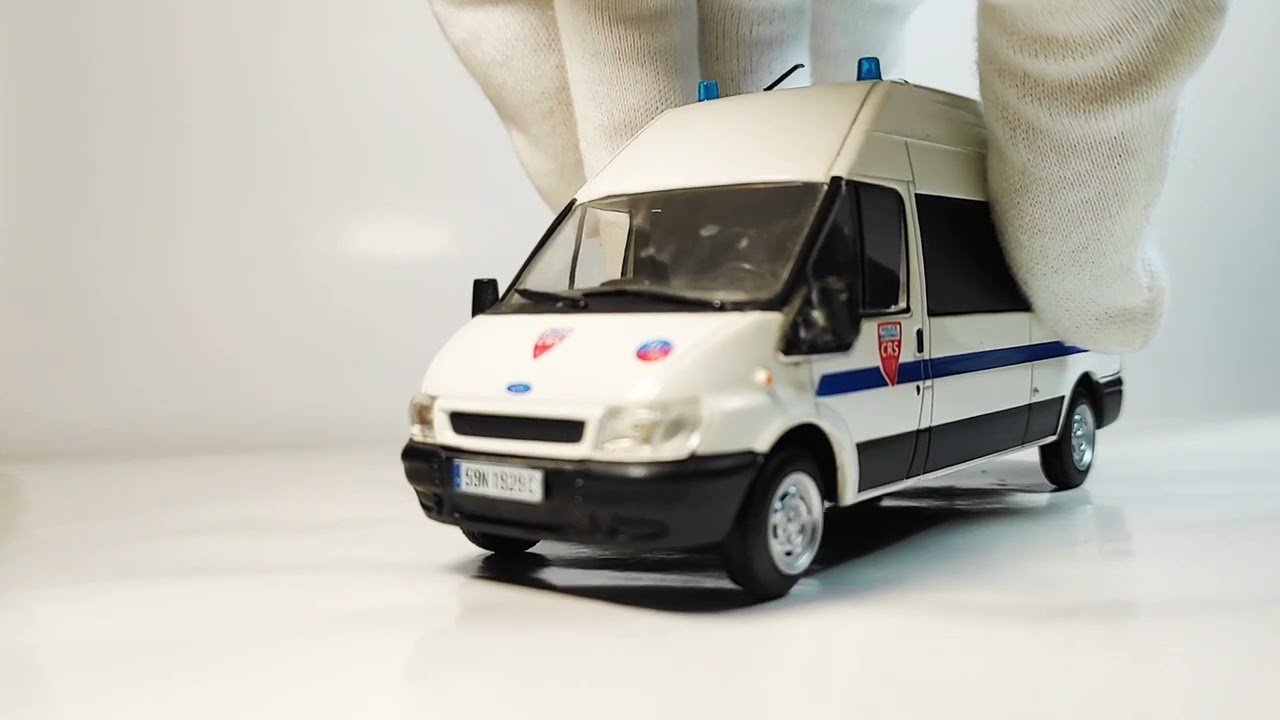 Масштабная модель автомобиля 2000 Ford Transit (полиция Франции)#41 от DeA))из моей коллекции)