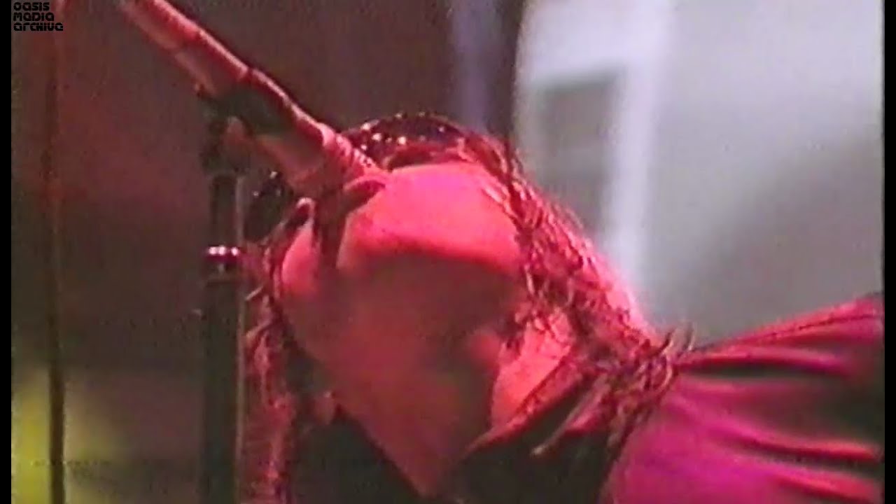 Oasis - 2000-08-25 - Reading Festival, England