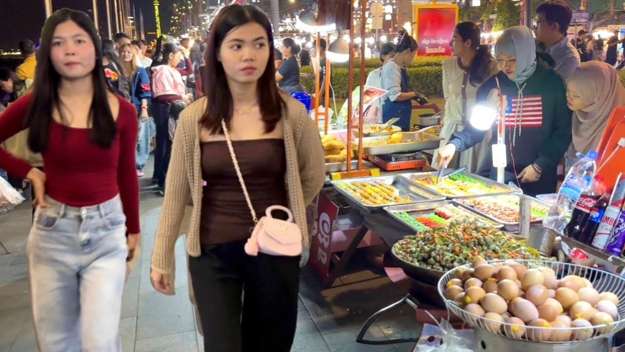 Phnom Penh Walk Street 2025 - Walking Tour at Riverside Night Market, Best Cambodian Street Food
