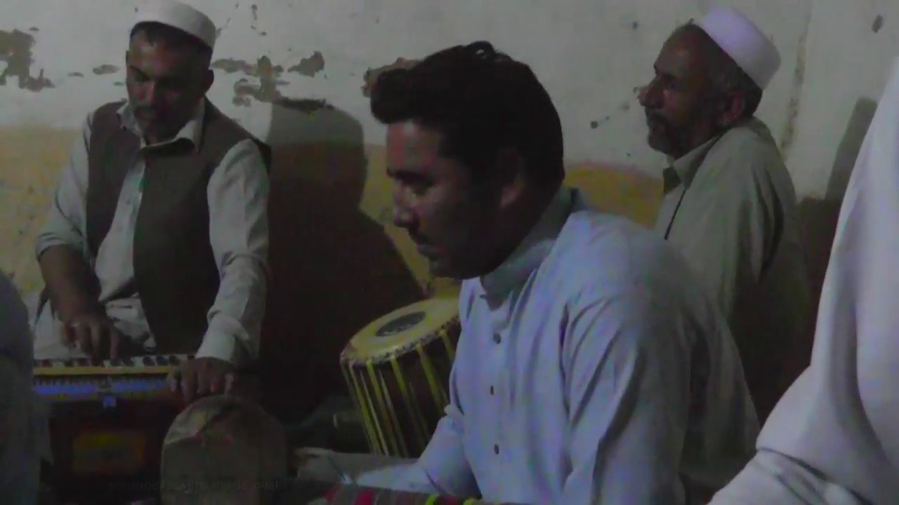 oor da muhabat me zan la sam kataly day Khalid pashto song tang takor program at mall lar swabi