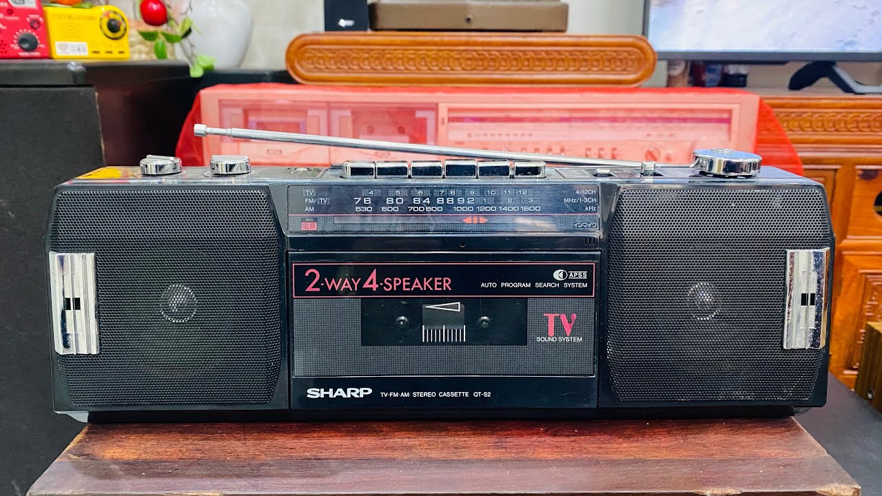 Radio cassette Sharp QT-02