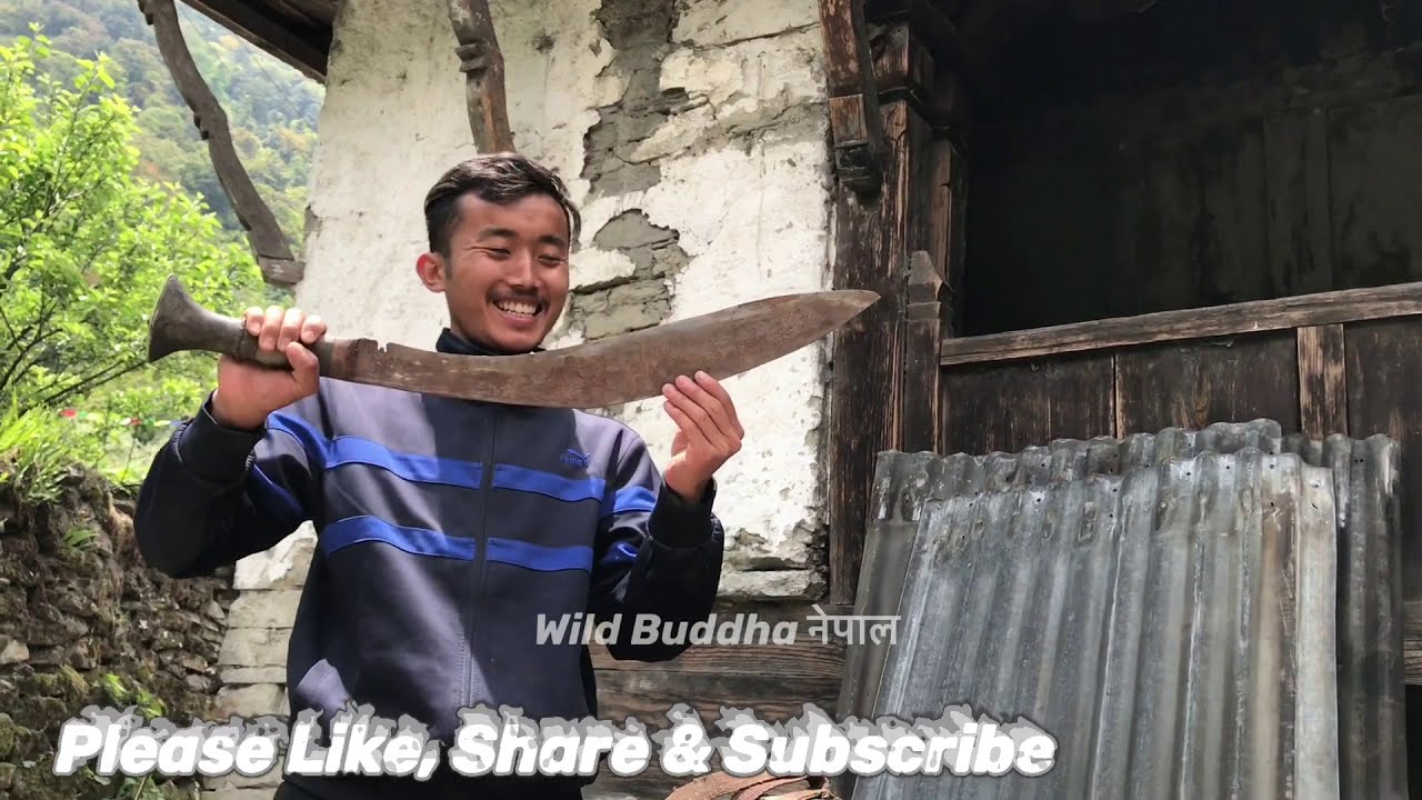 Large Old Nepali Khukuri Found in an Old House || Nepali kukuri / Khukri