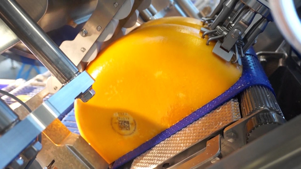 Cheese wheel slicing with Interleaver on a TS700