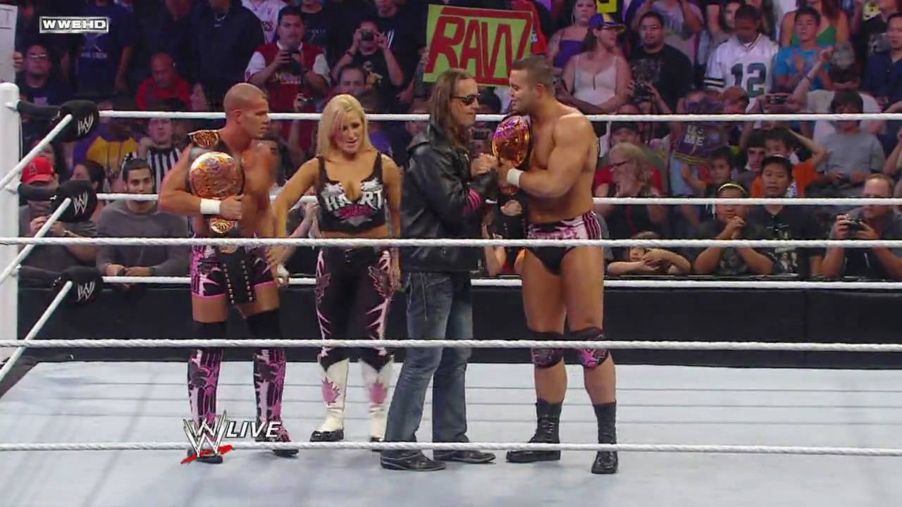 Raw: Династия Харт получает новые титулы командных чемпионов WWE