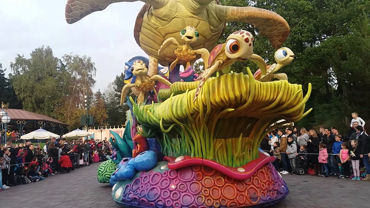 Disneyland Paris 2017 parade October 24th