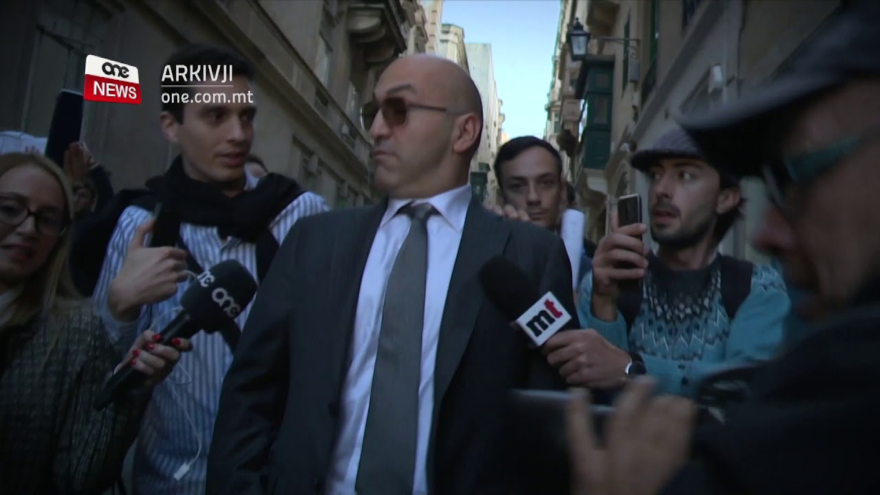 AVUKAT TA’ YORGEN FENECH JOFFRI FLUS LIL ĠURNALIST