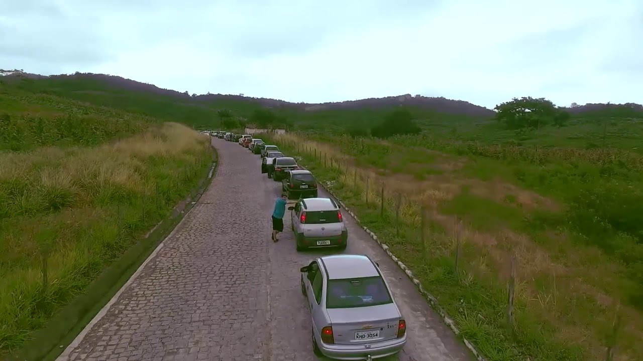 Bem vindo a um passeio a subida da serra negra com congestionamento em pleno       trimmed