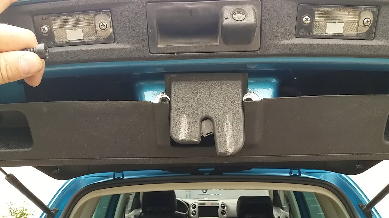 Inlocuire, schimb broasca, yala portbagaj, haion VW Tiguan