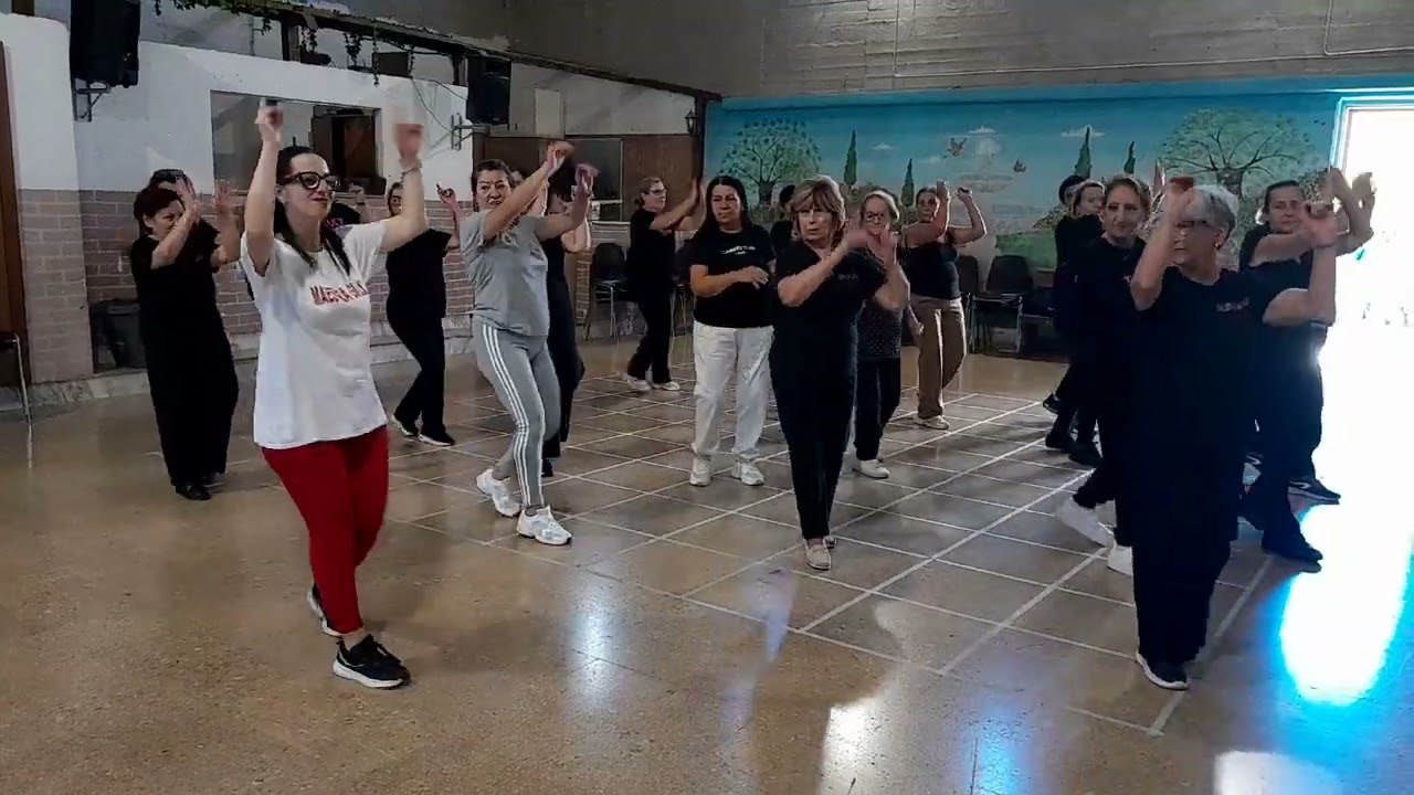 Ehi macarena , eseguito con secondo gruppo coreo MAESTRA GIULY