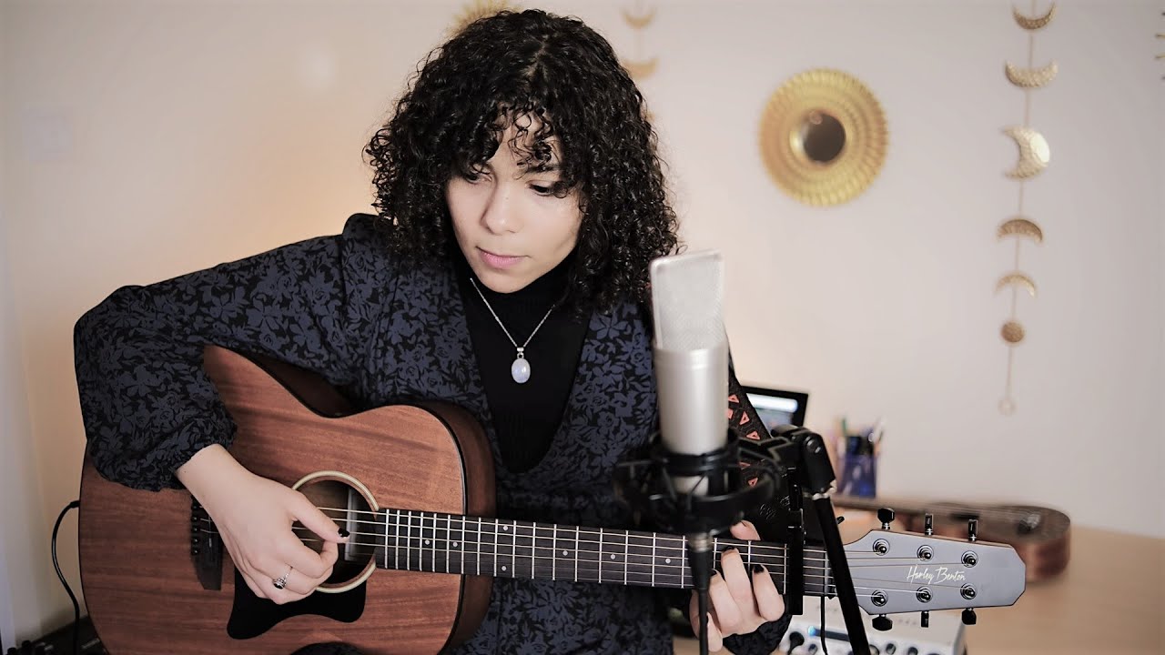 MARIS BEN - Howling At The Moon (Live Acoustic Session)
