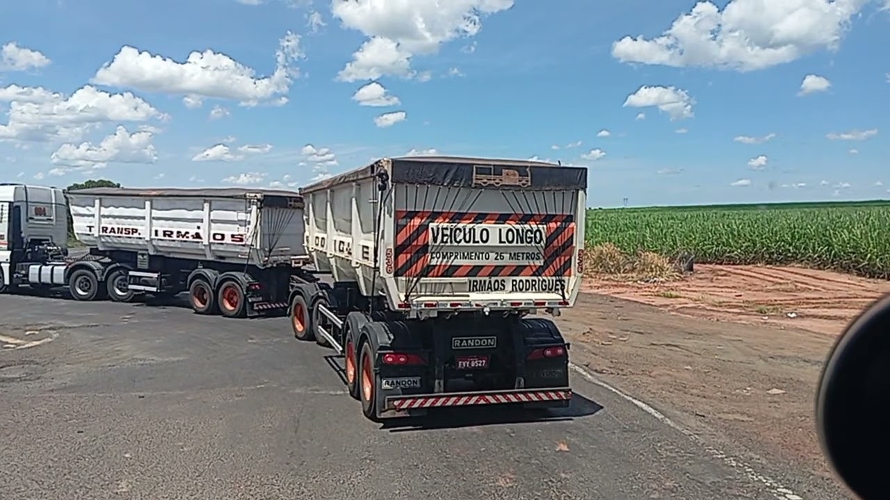 Estouro pneu da carretas bora conserta no Prata MG  
