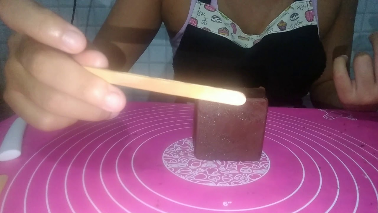 Brownie no palito montagem e decoração