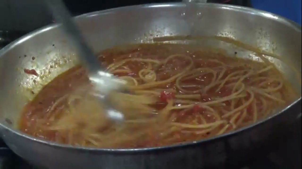 La Ricetta di Oggi dello Chef Luigi -  Spaghetti all' Assassina - La Taberna dei 7 Archi